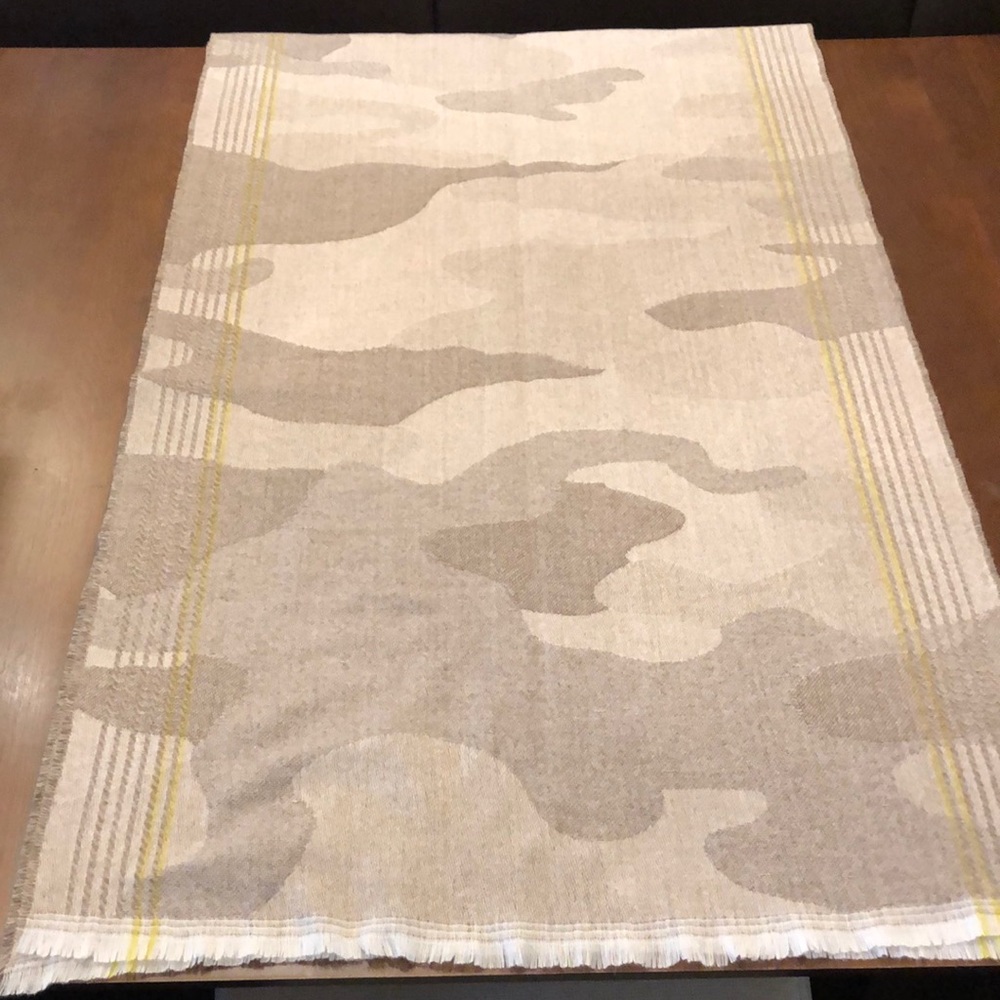 Scarf - Picture 2 of 4